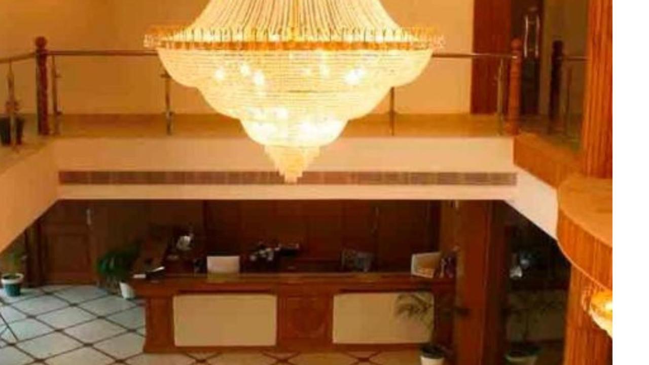 Hotel Padmini Palace Rāni Pokhri Exteriör bild