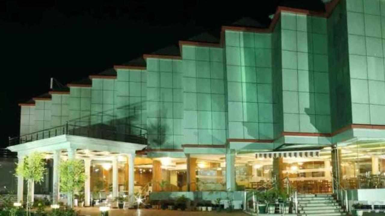 Hotel Padmini Palace Rāni Pokhri Exteriör bild