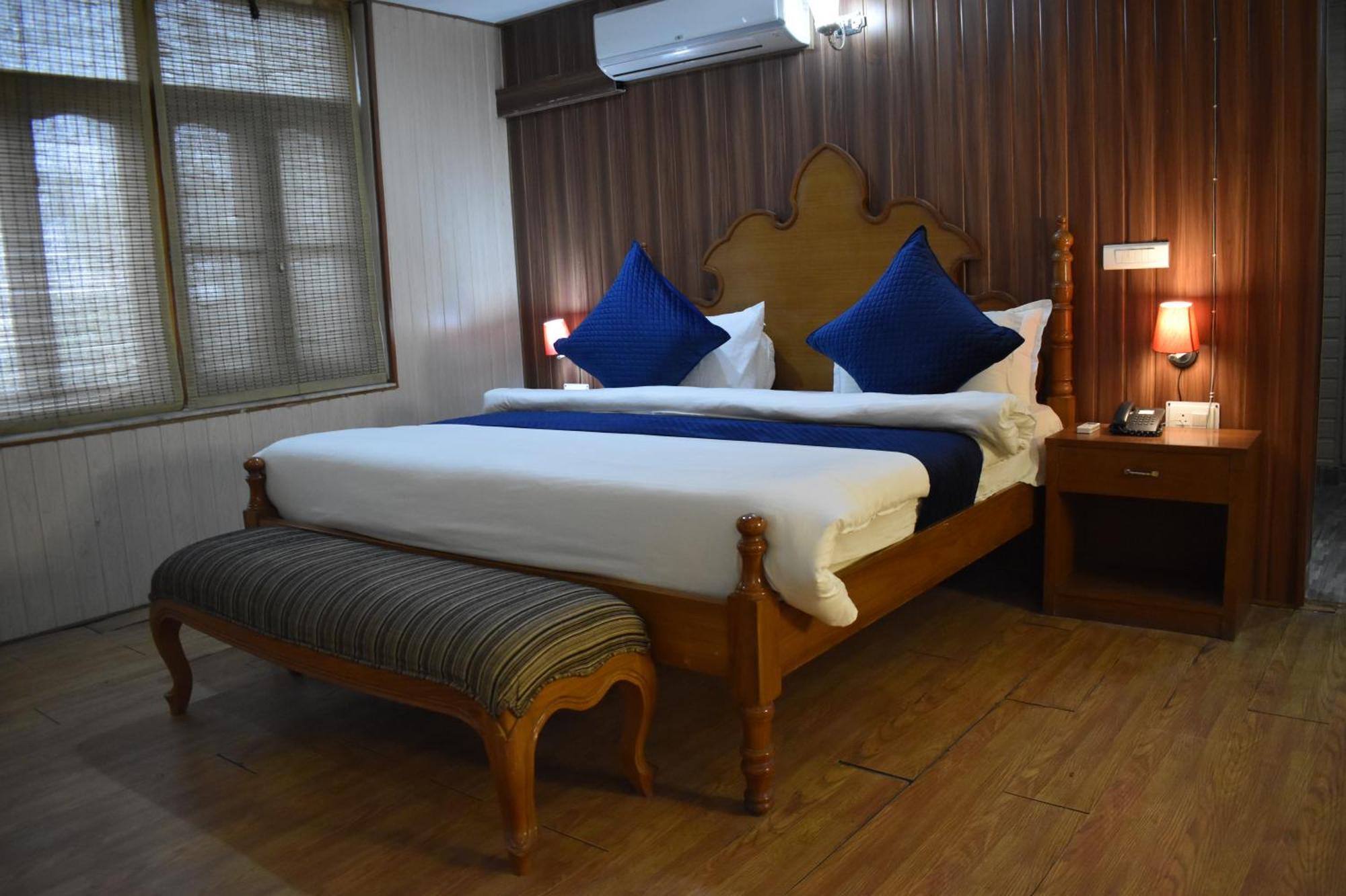 Hotel Padmini Palace Rāni Pokhri Exteriör bild
