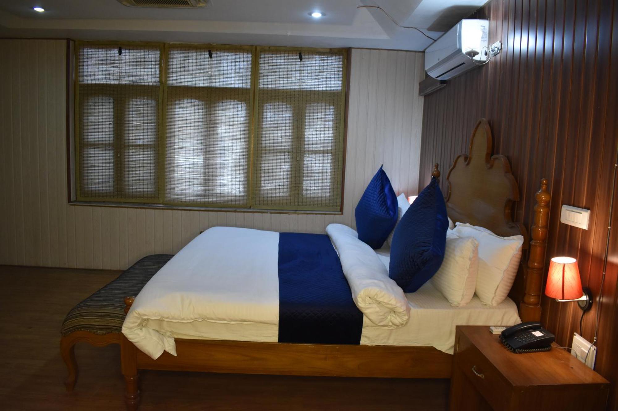 Hotel Padmini Palace Rāni Pokhri Exteriör bild