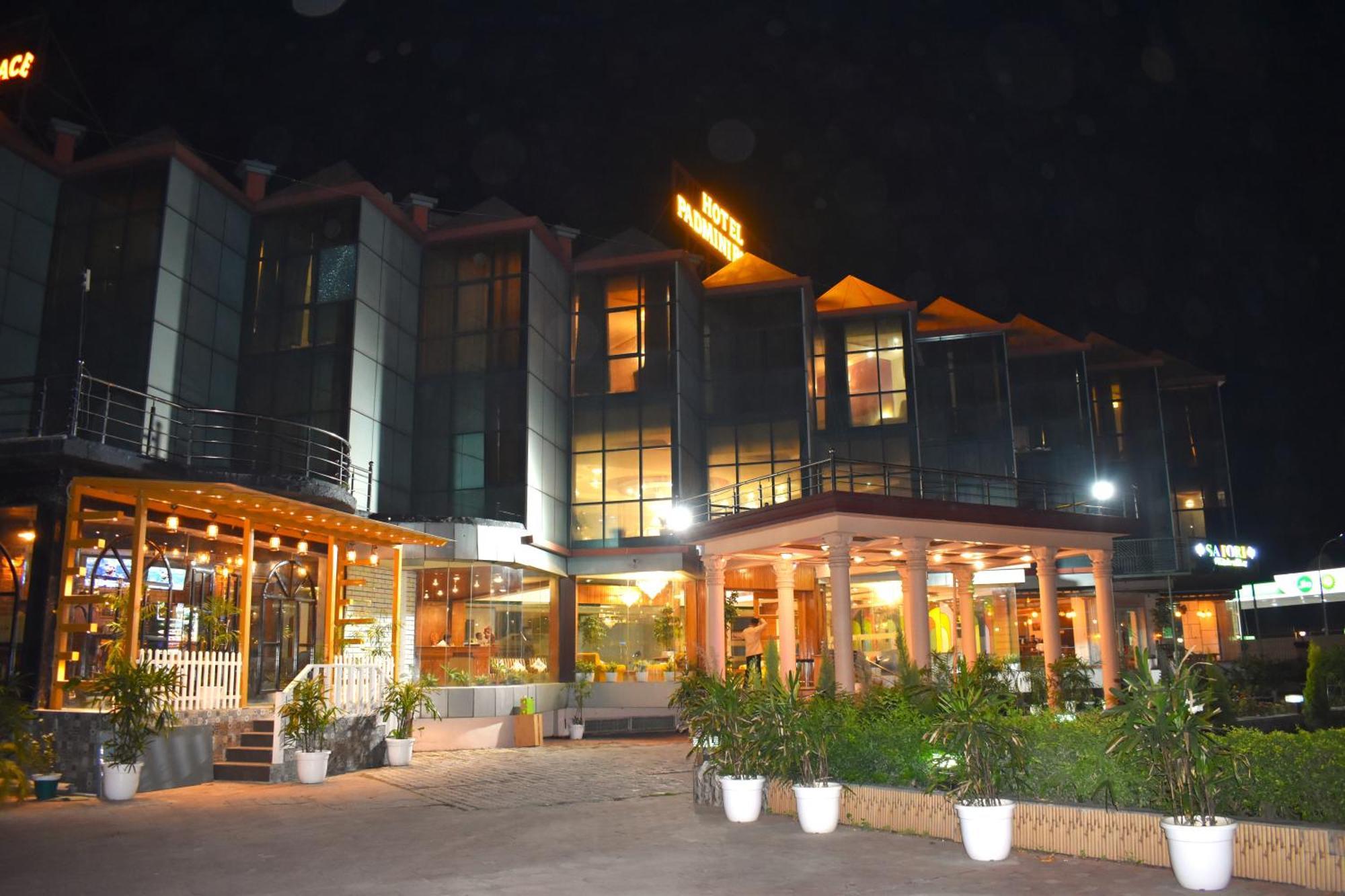 Hotel Padmini Palace Rāni Pokhri Exteriör bild