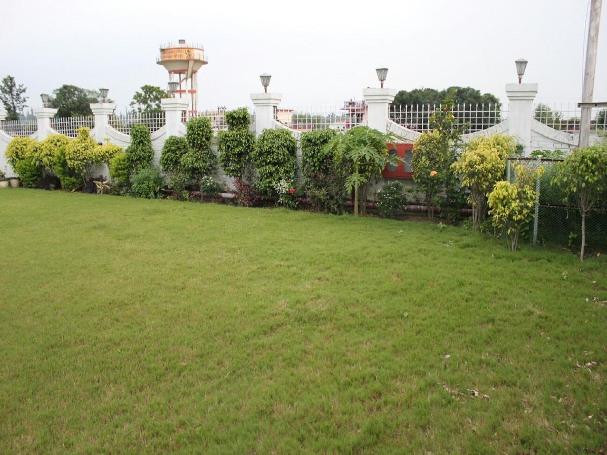 Hotel Padmini Palace Rāni Pokhri Exteriör bild