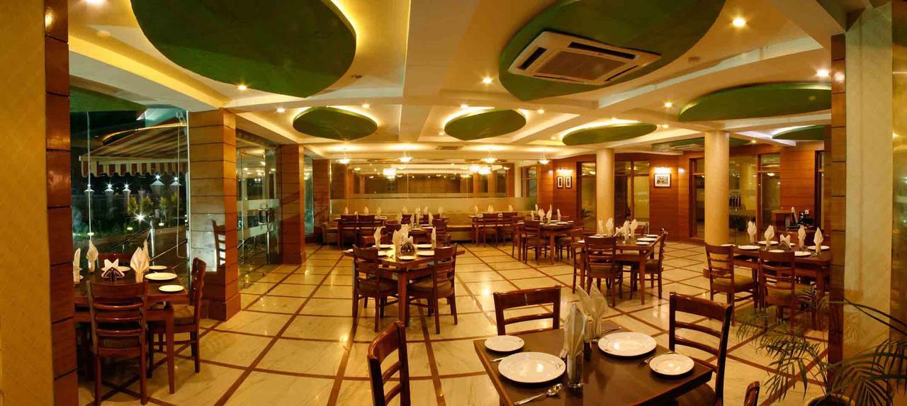 Hotel Padmini Palace Rāni Pokhri Exteriör bild